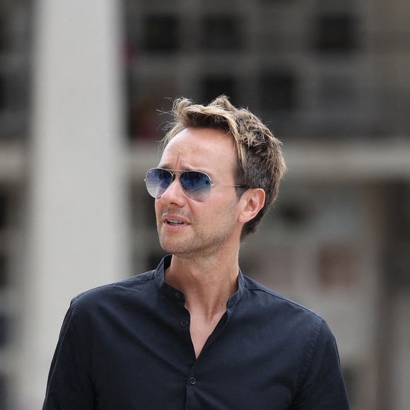 Cyril Feraud arrive aux funérailles de Patrice Laffont au cimetière du Père Lachaise le 23 août 2024 à Paris, France. Photo by Nasser Berzane/ABACAPRESS.COM