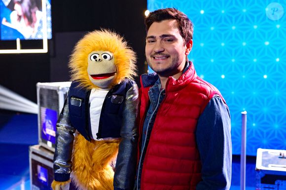Depuis  Jeff Panacloc a retrouvé l'amour

Exclusif - Jeff Panacloc - Surprises - Enregistrement de l'émission "La boîte à secrets 11", présentée par F.Bollaert et diffusée le 19 novembre sur France 3. Le 4 octobre 2021
© Rubens Hazon / Bestimage