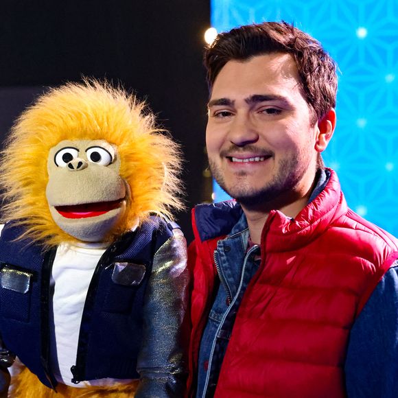 Depuis  Jeff Panacloc a retrouvé l'amour

Exclusif - Jeff Panacloc - Surprises - Enregistrement de l'émission "La boîte à secrets 11", présentée par F.Bollaert et diffusée le 19 novembre sur France 3. Le 4 octobre 2021
© Rubens Hazon / Bestimage