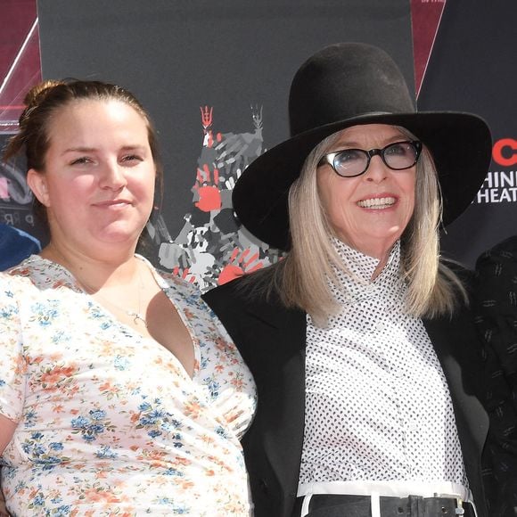 (de gauche à droite) Jordan White, Dexter Keaton, Diane Keaton et Duke Keaton lors de la cérémonie de remise des empreintes de Diane Keaton qui s'est tenue au TCL Chinese Theater à Hollywood, Los Angeles, CA, USA, le jeudi 11 août 2022. Photo par Sthanlee B. Mirador/SPUS/ABACAPRESS.COM