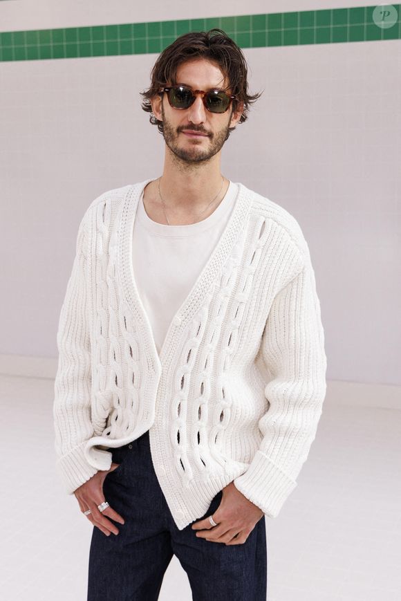 Pierre Niney assiste au défilé LACOSTE printemps-été 2026 lors de la semaine de la mode à Paris le 20 octobre 2025. Photo by Ik Aldama/DPA/Abaca