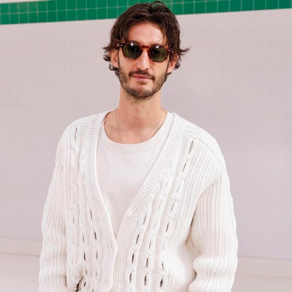 Pierre Niney assiste au défilé LACOSTE printemps-été 2026 lors de la semaine de la mode à Paris le 20 octobre 2025. Photo by Ik Aldama/DPA/Abaca