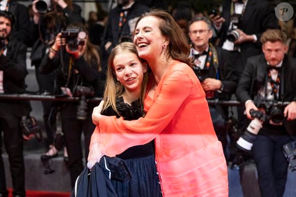 Carole Bouquet et sa petite-fille Darya Rassam - Descente des marches du film « Le comte de Monte-Cristo » lors du 77ème Festival International du Film de Cannes, au Palais des Festivals à Cannes. Le 22 mai 2024
© Olivier Borde / Bestimage