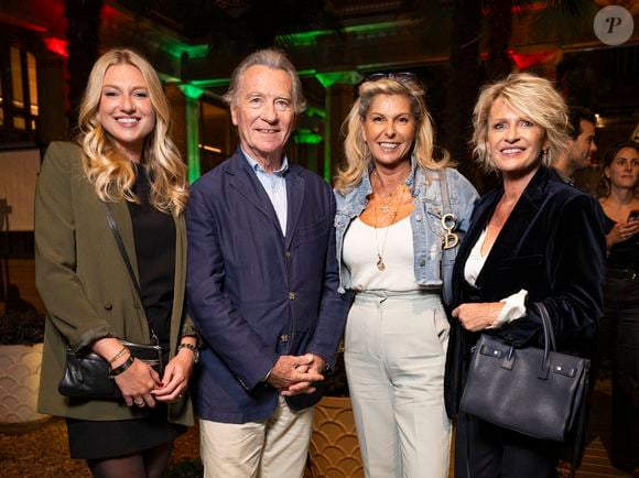 Exclusif - Valentine Sled, William Leymergie, Caroline Margeridon et Sophie Davant lors de l'inauguration du Restaurant & Bar 19.20 by Norbert Tarayre à l'hôtel Prince de Galles à Paris le 10 octobre 2023.

Pierre Perusseau / Coadic Guirec / Bestimage