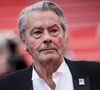 Le 18 août 2025 a marqué le premier anniversaire de la mort d'Alain Delon. A rappeler que le célèbre acteur avait rendu son dernier souffle à l'âge de 88 ans dans son domaine de Douchy qu'il aimait tout particulièrement. 

Alain Delon (avec un badge Paris Match d'une ancienne couverture du magazine titrant "Alain Delon, mes deux amours, Rosalie et Anouchka) - Montée des marches du film "A Hidden Life" lors du 72ème Festival International du Film de Cannes. Le 19 mai 2019
© Jacovides-Moreau / Bestimage
