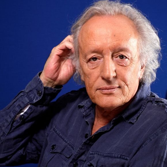 Didier Barbelivien pose lors d'une séance de portrait à Paris, France, en mars 2018. Photo par VIM/ABACAPRESS.COM
