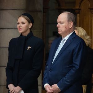 Le prince Albert II de Monaco et la princesse Charlène de Monaco assistent à la messe, dans le cadre des célébrations de la Sainte-Dévote à la cathédrale de Monaco le 27 janvier 2026. © Olivier Huitel / Pool Monaco / Bestimage