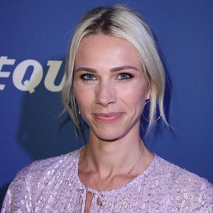 "On a dû trouver un équilibre. Pour Nino, on fait un métier comme les autres. Ma maman le garde et il vient sur certaines étapes. C’est un petit garçon heureux et épanoui. J’ai beaucoup de chance", explique-t-elle.

Marion Rousse assiste à la cérémonie du « Velo D'Or 2023 » au Pavillon Gabriel à Paris, en France, le 24 octobre 2023. Photo de Jérôme Dominé/ABACAPRESS.COM