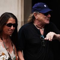 AC/DC au Stade de France : Brian Johnson avec sa femme Brenda à Paris, dans quel hôtel le couple a-t-il posé ses valises ?