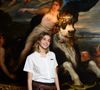 Au lieu de porter fièrement son diadème, la jeune femme de 22 ans se forme au métier de... clown.

Vittoria de Savoie à l'inauguration de sa première exposition d'art en tant que co-curatrice lors de la Design Week à Milan, le 16 avril 2026.

Photo : Alafonso Caralano / SGP / Bestimagee
