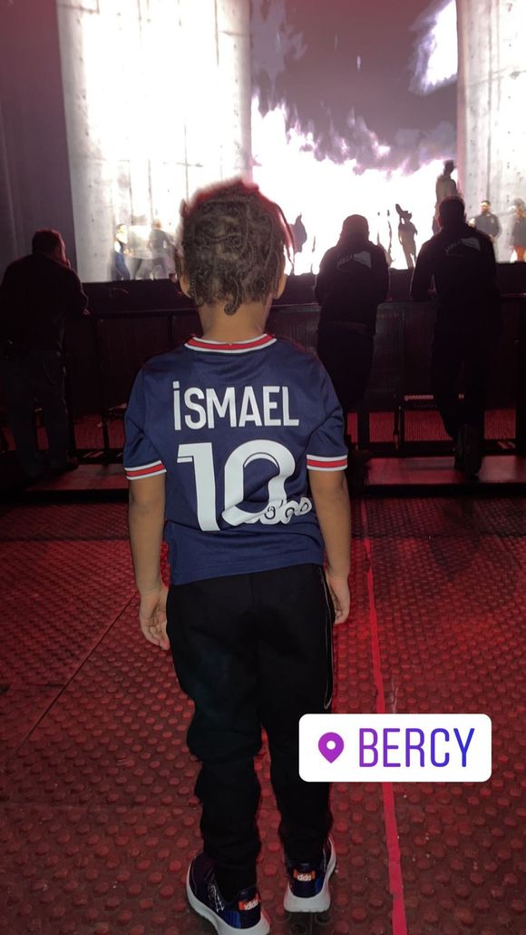 L’actrice explique que sa notoriété ne la gêne pas trop au quotidien, sauf lorsqu’elle est accompagnée de son fils.

Ismaël, fils d'Adèle Exarchopoulos et Doums