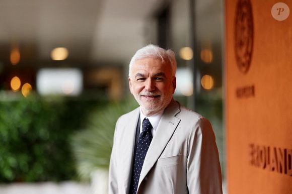 Pascal Praud au village lors des Internationaux de France de Tennis de Roland Garros 2025, à Paris, France, le 4 Juin 2025. © Jacovides-Moreau/Bestimage