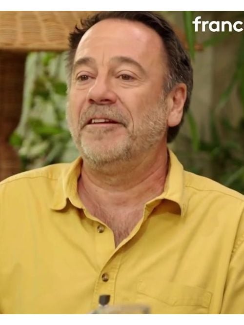 Malgré son succès international, Michel Bussi occupait un poste très sérieux qu'il a quitté il n'y a que quelques mois et cela n'a pas été facile à accepter