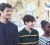 la jeune actrice franco-sénégalaise trace aujourd’hui son propre chemin artistique.

Joseph Engel entouré de Louis Garrel et sa fille Oumy (Céline) - Première du film "La croisade" lors du 69ème Festival International du Film de San Sebastian. Le 18 septembre 2021 Backgrid USA / Bestimage