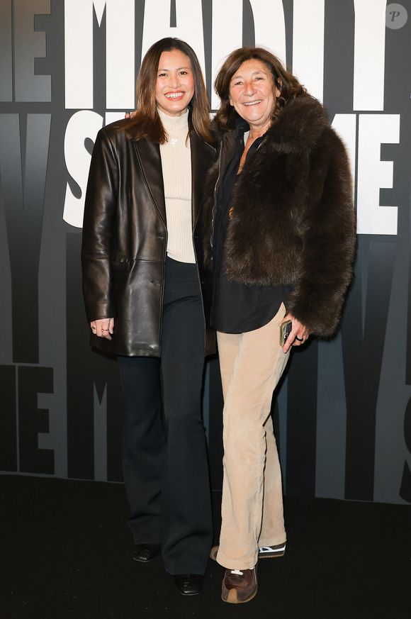 Sandrine Kretz et Charina Sarte, mais sans son mari Valentin ni leurs deux fils. 

Charina Sarte et Sandrine Kretz - Avant-première du film "Marty Supreme" au Grand Rex à Paris le 3 février 2026. © Coadic Guirec/Bestimage