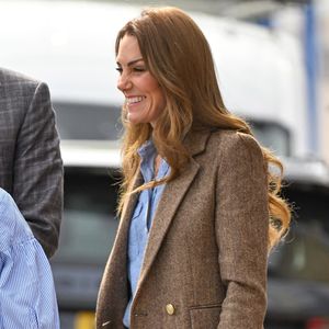 Le prince William, prince de Galles, et Catherine (Kate) Middleton, princesse de Galles, duc et duchesse de Rothesay, visitent la ville de Tobermory en Ecosse, Royaume Uni, le 29 avril 2025. © Backgrid UK/Bestimage