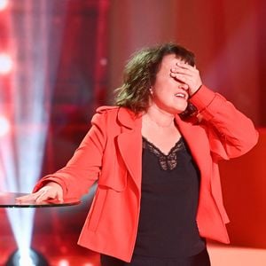 Exclusif - Anne Roumanoff lors de l'enregistrement de l'émission Vivement dimanche au studio Rive gauche, présentée par M.Drucker, diffusée sur France 3 le 14 juin 2026, à Paris, France, le 5 mai 2026. © Guillaume Gaffiot/Bestimage