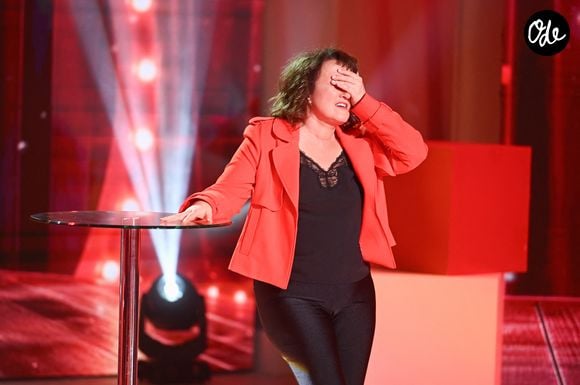 Exclusif - Anne Roumanoff lors de l'enregistrement de l'émission Vivement dimanche au studio Rive gauche, présentée par M.Drucker, diffusée sur France 3 le 14 juin 2026, à Paris, France, le 5 mai 2026. © Guillaume Gaffiot/Bestimage