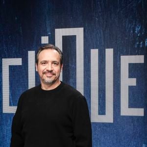 La famille d'Alexandre Astier s'agrandit donc.

Alexandre Astier sur le plateau de  Clique présenté par M.Achour, et diffusé sur Canal + le  21 octobre 2025, Paris, France, le 14 octobre 2025. © Jack Tribeca / Bestimage