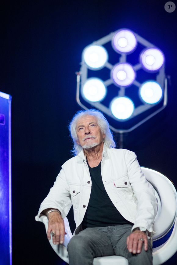 Hugues Aufray - Backstage de l'enregistrement de l'émission "La Chanson secrète 7 » à la Scène musicale à Paris, qui sera diffusée le 15 janvier 2021 sur TF1. © Gaffiot-Moreau / Bestimage