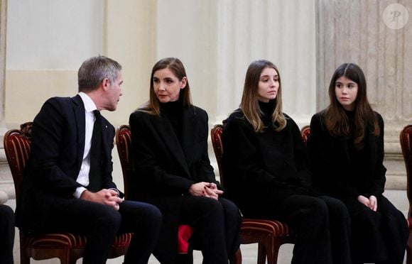 "Les gens n'osaient pas me proposer des choses de peur que pour le public, l'image de la Princesse soit plus forte que le rôle"

Le prince Emmanuel-Philibert de Savoie avec sa femme la princesse Clotilde Courau et leurs filles les princesses Vittoria et Luisa - Veillée funèbre du prince Victor-Emmanuel de Savoie, en l'Eglise de Sant'Uberto à Turin, en présence de sa veuve Marina Ricolfi-Doria, de son fils, le prince E-P. de Savoie avec sa femme la princesse Clotilde Courau et leurs filles les princesses Vittoria et Luisa, le 9 février 2024. 
© Dominique Jacovides/Bestimage