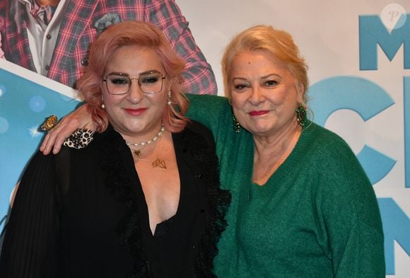 Marilou Berry et sa mère Josiane Balasko lors de l'avant-première du film "Mes très chers enfants" au cinéma UGC Bercy à Paris le 13 décembre 2021.
© Veeren / Bestimage