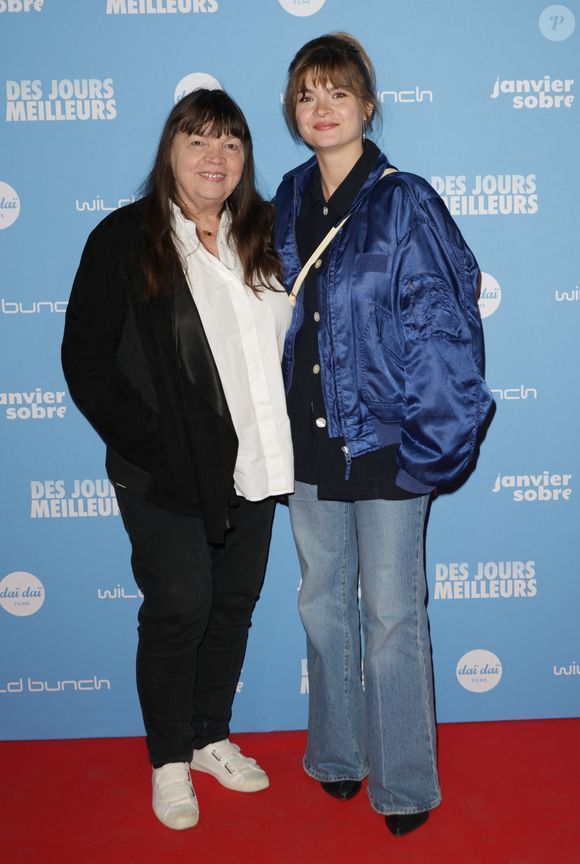 Humble et passionnée, Alice Cornillac revendique encore le statut de « jeune comédienne ».

Myriam Boyer et Alice Cornillac - Avant-première du film "Des jours meilleurs" au cinéma Max Linder à Paris le 7 avril 2025. © Coadic Guirec/Bestimage