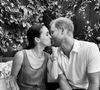 Pourtant, cette production n'a pas été filmée depuis chez elle, dans sa maison de Montecito, où elle vit avec le prince Harry et leurs enfants.

Le prince Harry, duc de Sussex et Meghan Markle, duchesse de Sussex, lors de la Saint Valentin 2025. (Backgrid UK/ Bestimage).