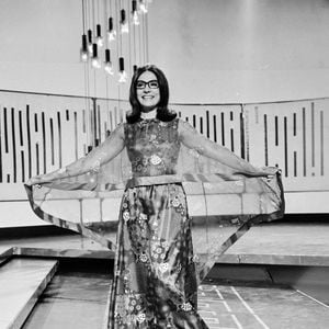 Nana Mouskouri que l'on voit ici en train de répéter dans les studios de la BBC à White City, Londres, 1972. Photo The Sun/News Licensing/ABACAPRESS.COM