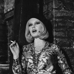 Archives - En France, à Paris, Brigitte BARDOT, lors du duo pour la chanson "Bonnie and Clyde". Le 15 novembre 1967 © Bernard Leguay via Bestimage