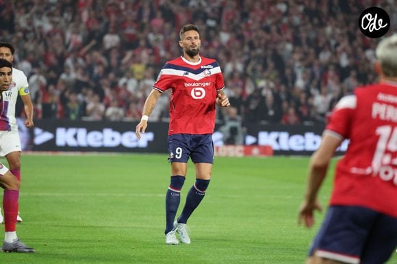 À l'heure d'entamer la toute dernière ligne droite d'une immense carrière longue de vingt saisons, Olivier Giroud a tout simplement fait primer l'équilibre des siens. 

Olivier GIROUD (LOSC Lille) lors du match LOSC Lille vs PSG Paris Saint-Germain , Ligue 1 J2, Decathlon Arena stade Pierre Mauroy, le 28 août 2026 - photo Laurent Sanson / PsnewZ / Bestimage