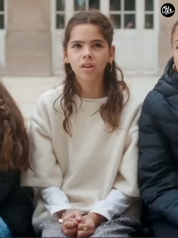 Lila Debbouze s'est lancée dans une carrière artistique, elle a participé à "The Voice" 

Lila Debbouze (en blanc), la fille de Mélissa Theuriau et Jamel Debbouze, fait une première apparition remarquée à la télévision dans le documentaire Le Temps des femmes, diffusé sur France 2 et produit par sa mère. © Capture TV France 2 via Bestimage