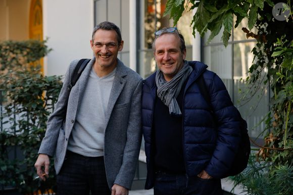 Le film est inspiré de la réalité vécue par les deux acteurs.
Les Bodin's (Vincent Dubois, Jean-Christian Fraiscinet) - Arrivées de l'émission "Vivement Dimanche Prochain" qui sera diffusée le 7 novembre 2021 au studio Gabriel à Paris, France, le 28 octobre 2021. © Christophe Clovis/Bestimage