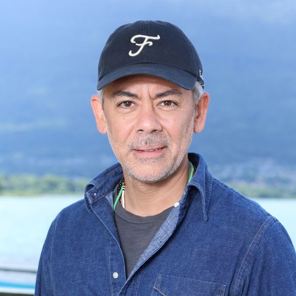 au sujet de son TDAH (trouble du déficit de l’attention avec ou sans hyperactivité) diagnostiqué que récemment.

Exclusif - Rendez-vous - Manu Payet pour le film 'Deviens Genial' à la Maison des Pêcheurs lors de la 5eme edition du Festival du cinéma Francais et de la gastronomie (7eme art et gastronomie ) de Aix Les Bains le 5 Juin 2026  © Denis Guignebourg /Bestimage