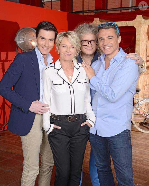 Photo datee du 18 avril 2018 de Harold Hessel, Sophie Davant, Pierre-Jean Chalancon et Julien Cohen sur le plateau de l'émission Affaire Conclue a Saint-Denis. L'antiquaire Julien Cohen, l'un des acheteurs de l'émission, a annoncé son départ du programme dans le Courrier picard et sur Instagram. Photo by Pascal Baril/ABACAPRESS.COM