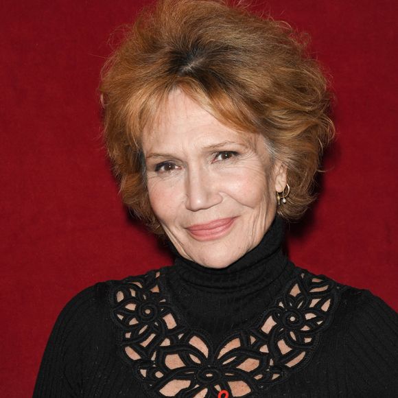 "Mais je pense que cela arrivera très tard, quand je pourrai réussir à me poser à coté d'un homme. J'adorerais me marier avec mes enfants et mes petits-enfants autour de moi. Ce serait marrant !", a-t-elle précisé.

Exclusif - Clémentine Célarié - Backstage de l'enregistrement de l'émission "Sidaction, ensemble contre le Sida - Merci Line" au Paradis Latin à Paris, qui sera diffusée le 27 mars sur France 2. Le 1er mars 2021. © C.Guirec-C.Moreau / Bestimage