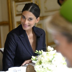 En noir et blanc, Tatiana Silva apparaît un verre de vin à la main, dans une ambiance intime.

L'animatrice de télévision belge Tatiana Silva lors déjeuner de travail avec les acteurs français et belges de l'industrie créative et culturelle à l'Hôtel de Ville de Paris, France, le 15 octobre 2024, le deuxième jour de la visite officielle du couple royal belge en France. © Didier Lebrun/Pool/Photonews/Bestimage