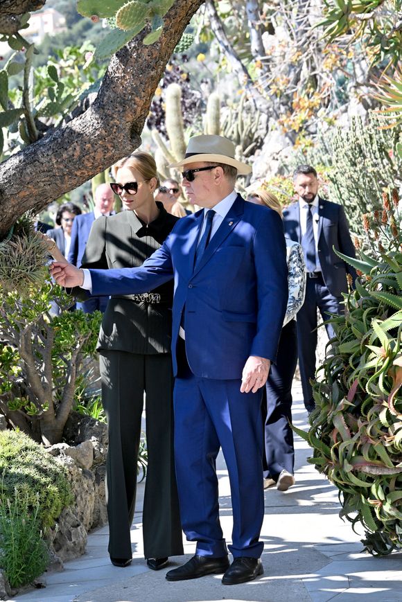 Le prince Albert II de Monaco, sa femme la princesse Charlene et la princesse Caroline de Hanovre ont pu découvrir les travaux d'aménagements réalisés pendant 5 ans au jardin exotique de Monaco avant son ouverture au public le 30 mars.© Bruno Bebert / Bestimage