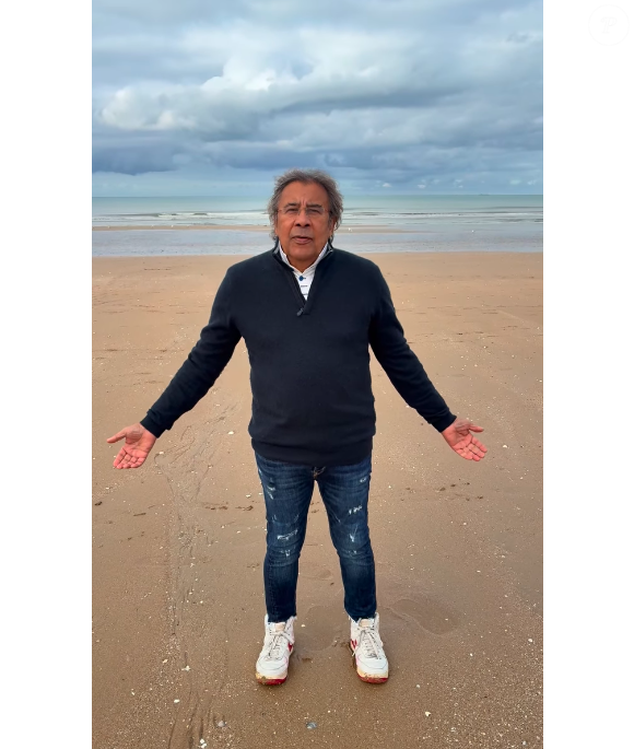 Laurent Voulzy sur une plage. Photo partagée le 22 octobre 2025.