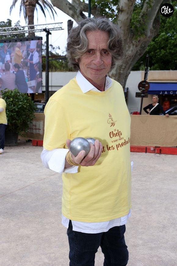 Le chef triplement étoilé a été menacé par un homme armé d'un couteau.

Le Chef Gérald Passédat  , place des Lices à Saint-Tropez lors de la Pétanques des Chefs. - 4ème édition "Les Chefs à Saint-Tropez fêtent les Producteurs" sur la place des Lices à Saint-Tropez le 5 mai 2024. © Jean-Marc Lhomer/Bestimage