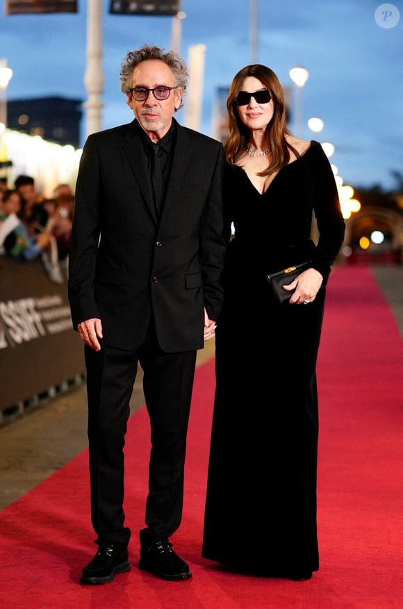 Tim aura toujours une place unique dans mon cœur", a-t-elle déclaré. 


Monica Bellucci, Tim Burton en septembre 2024 à la première du film Maria Calles : lettres et mémoires à San Sebastian 
LALO YASKY / BESTIMAGE
