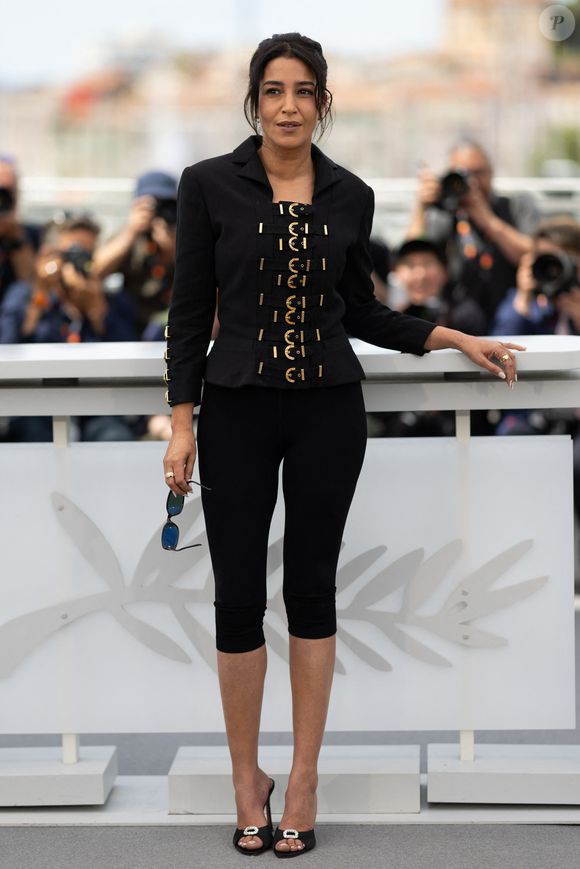 Présidente du jury Un certain regard, Leila Bekhti s'y fait particulièrement remarquer par son style.

Leïla Bekhti, présidente du jury, au Photocall du jury "Un Certain Regard" lors du 79ème Festival International du Film de Cannes, le 13 mai 2026.
© Jacovides / Moreau / Bestimage