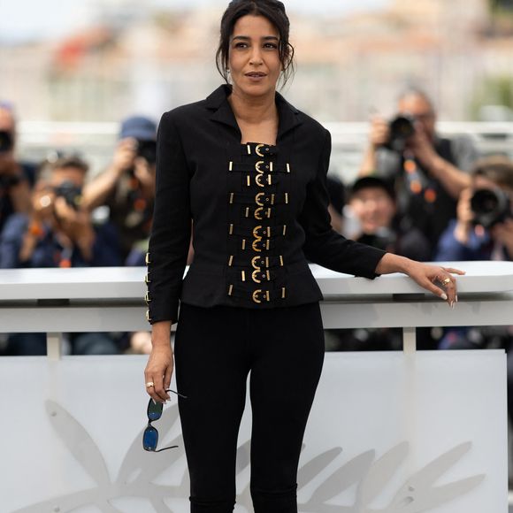 Présidente du jury Un certain regard, Leila Bekhti s'y fait particulièrement remarquer par son style.

Leïla Bekhti, présidente du jury, au Photocall du jury "Un Certain Regard" lors du 79ème Festival International du Film de Cannes, le 13 mai 2026.
© Jacovides / Moreau / Bestimage
