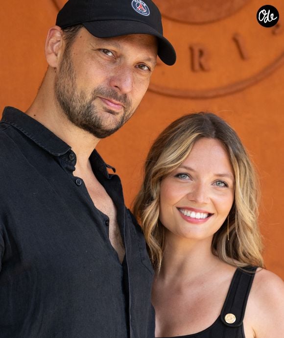 Eric Antoine et sa femme Gennifer Demey au village lors des Internationaux de France de Tennis de Roland Garros 2026, Paris. Crédit Jacovides / Moreau / Bestimage