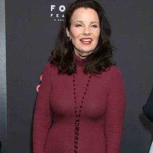 Les deux stars apparaissent ensemble à la première du musical Somebody to Love.
Fran Drescher à la première new-yorkaise de Song Sung Blue au AMC Lincoln Square Theater le 11 décembre 2025 à New York.