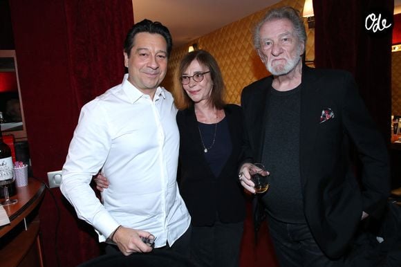 Exclusif - Avant d'entrée en scène, Laurent Gerra reçoit dans sa loge ses Amis Eddy Mitchell et sa femme Muriel au spectacle "Laurent Gerra se met à table!" au Casino de Paris.

© Bertrand Rindoff / Bestimage