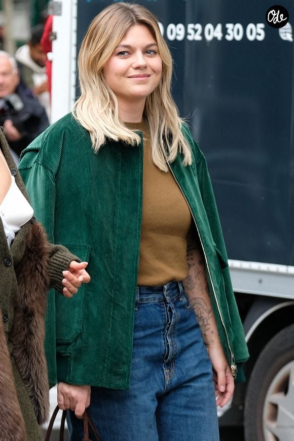Cet été, elle participe à plusieurs festivals

La chanteuse française Anne Peichert, alias Louane, arrive au défilé Miu Miu lors de la Fashion Week de Paris – Mode Femme Printemps-Été 2026, à Paris, en France, le 6 octobre 2025. Photo de Robin Psaila/ABACAPRESS.COM