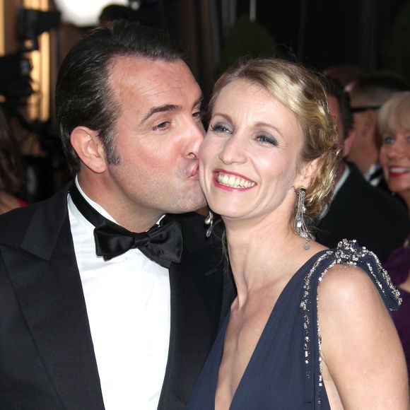 Le coup de foudre entre les deux protagonistes du show a été immédiat. / Alexandra Lamy et Jean Dujardin lors de la 84e cérémonie des Oscars / FAMEFLYNET / BESTIMAGE