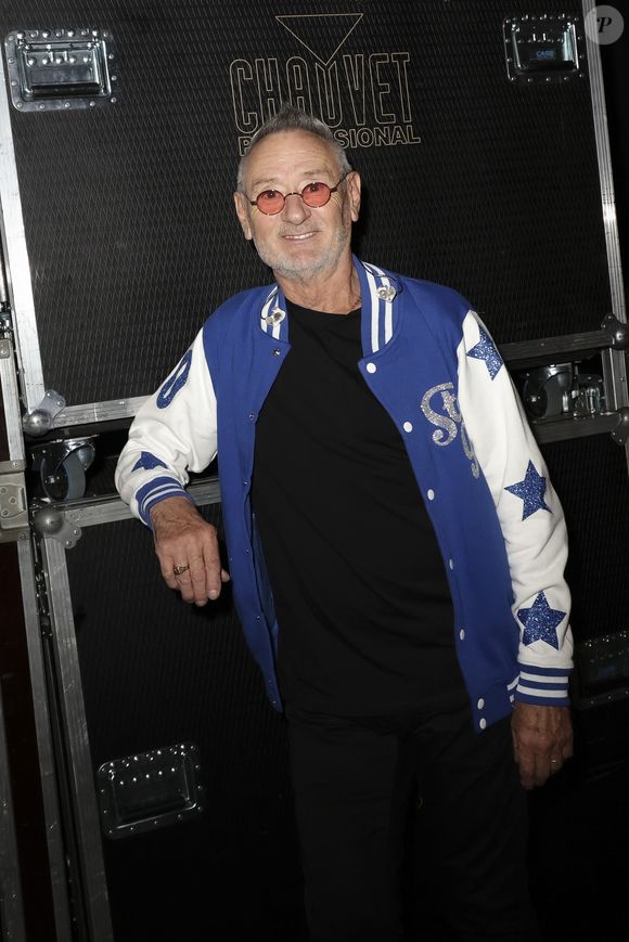 Exclusif - Michael Jones en backstage du concert Stars 80 vs Stars 90 au stade Decathlon  Arena à Lille le 6 juin 2025. Ce concert sera diffusé en direct sur M6 le 7 juin 2025

© Jack Tribeca / Bestimage