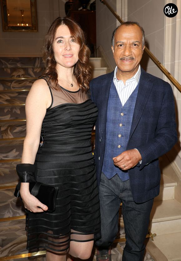 Pascal Legitimus et Adriana Santini se sont mariés en mai 2010 et ont eu une petite fille l'année suivante.

Pascal Legitimus et sa femme Adriana Santini - Soirée de gala pour la Fondation de la recherche en physiologie, les Stethos, au George V à Paris le 18 mars 2024. © Coadic Guirec / Bestimage